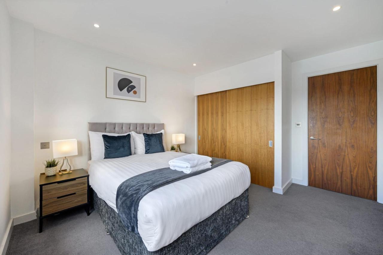Host & Stay - Waterfront View Liverpool Exteriör bild