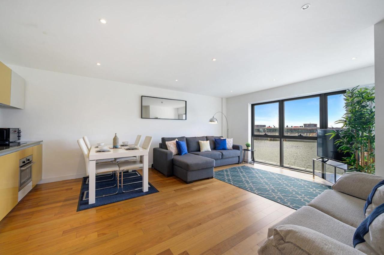 Host & Stay - Waterfront View Liverpool Exteriör bild